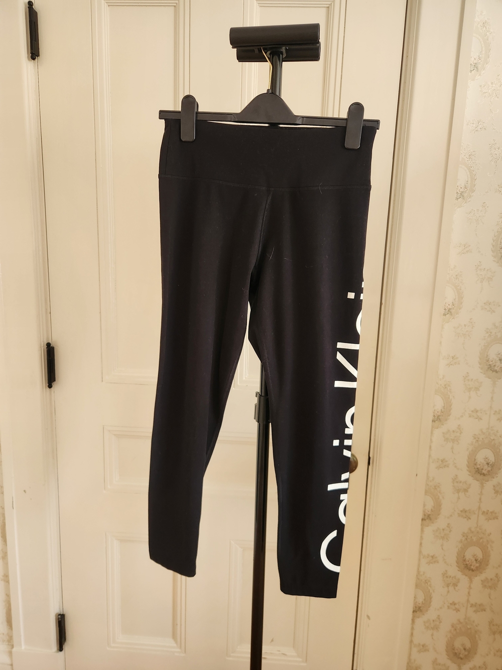 Calvin Klein Black Cropped Logo Leggings